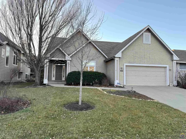 $539,000 | 323 North Eaton Drive, Lawrence, KS 66049