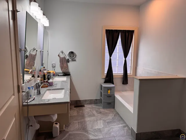 $549,000 | 323 North Eaton Drive, Lawrence, KS 66049