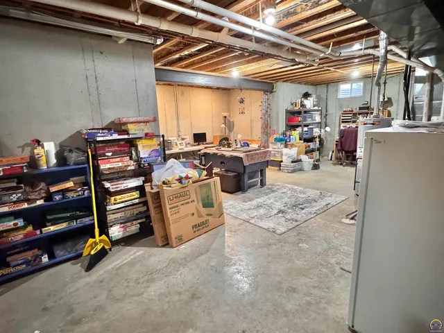 $549,000 | 323 North Eaton Drive, Lawrence, KS 66049