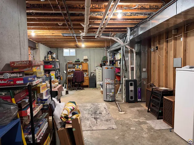 $549,000 | 323 North Eaton Drive, Lawrence, KS 66049