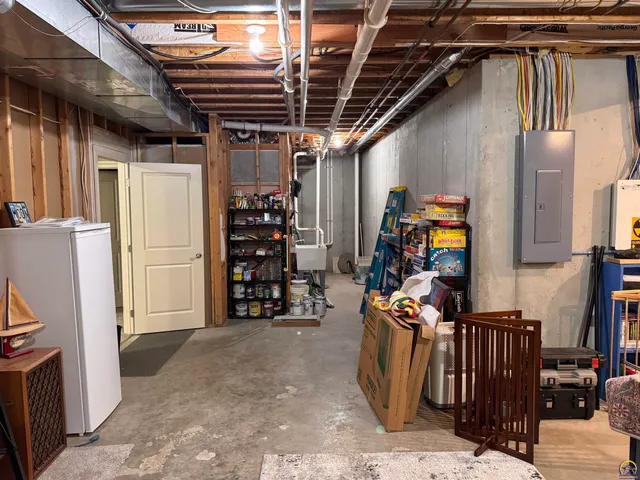 $549,000 | 323 North Eaton Drive, Lawrence, KS 66049