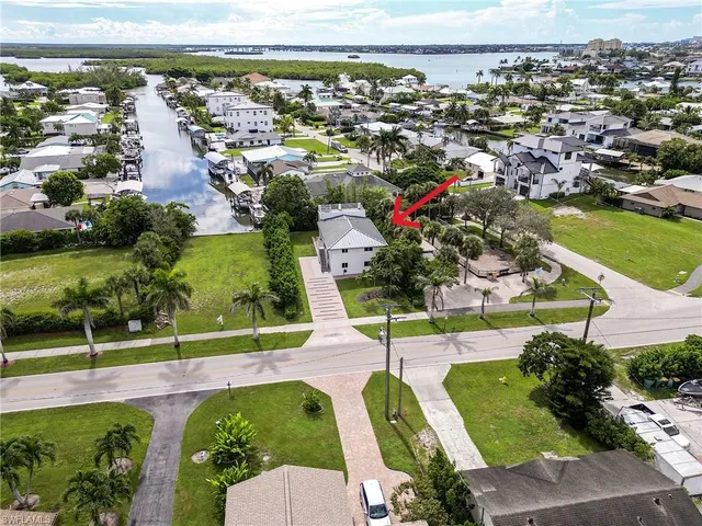 $1,100,000 | 145 Capri Boulevard, Naples, FL 34113
