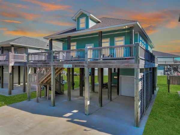 $439,000 | 974 Surf Road, Crystal Beach, TX 77650