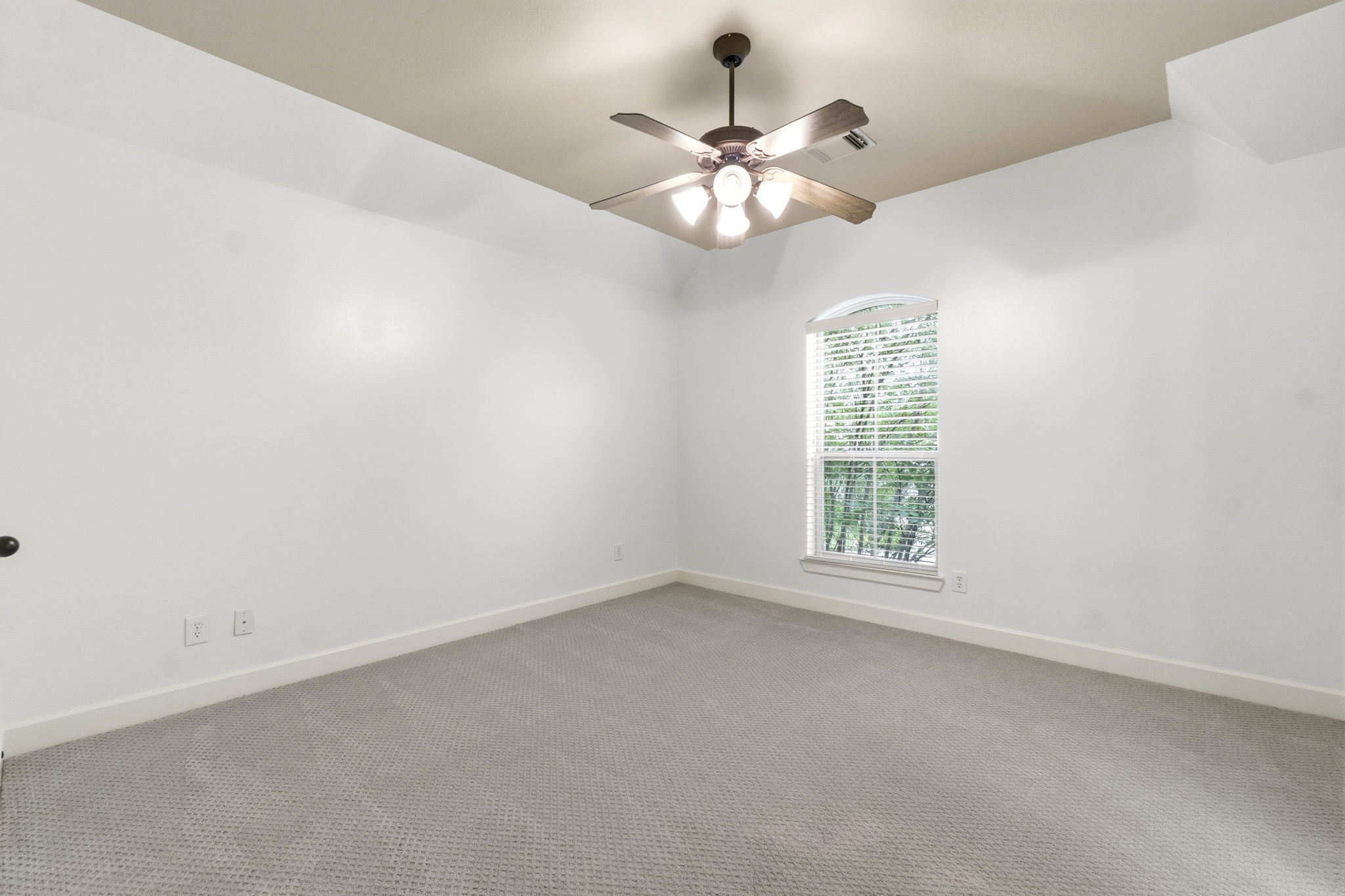 27 North Arrow Canyon Circle The Woodlands, TX 77389 - Photo 27 of 37