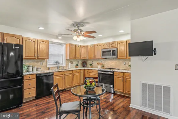 $329,900 | 112 Holly Hills Drive, Harrisburg, PA 17110