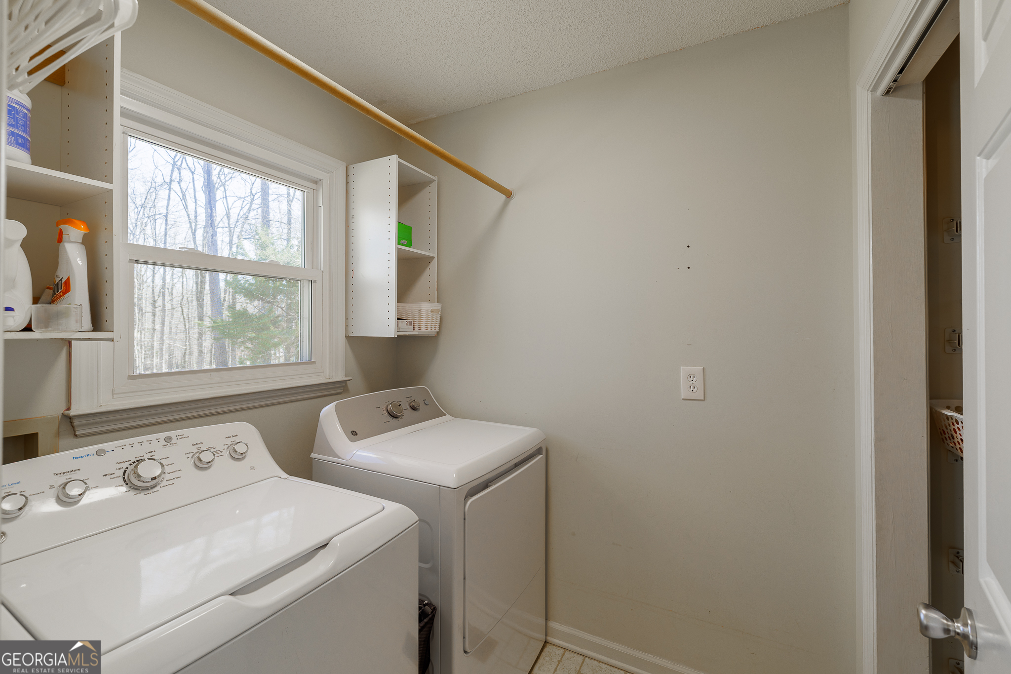 415 Brookstone Drive Athens, GA 30605 - Photo 21 of 55 a utility room with dryer and washer