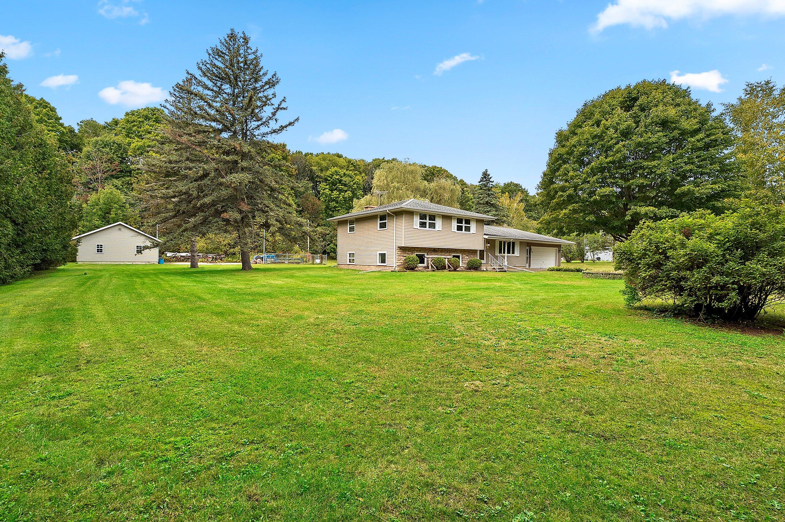 5224 Woodland Drive Two Rivers, WI 54241 - Photo 5 of 57 005-5224WoodlandDrive-TwoRivers-WI-54241