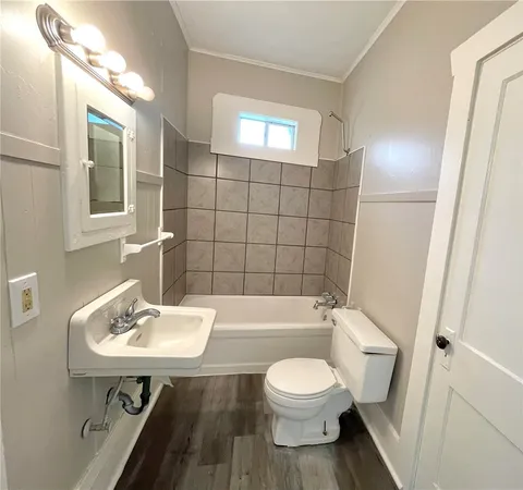 $877 | 909 Bina Street, Unit B, Bryan, TX 77803