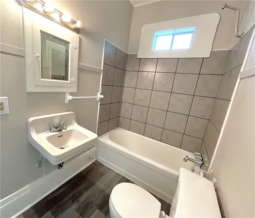 $877 | 909 Bina Street, Unit B, Bryan, TX 77803
