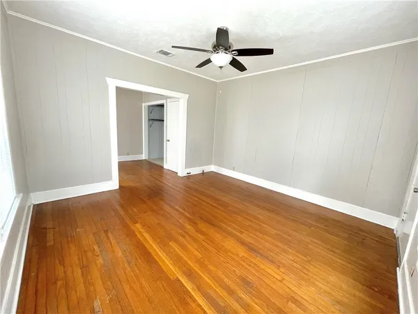 $877 | 909 Bina Street, Unit B, Bryan, TX 77803