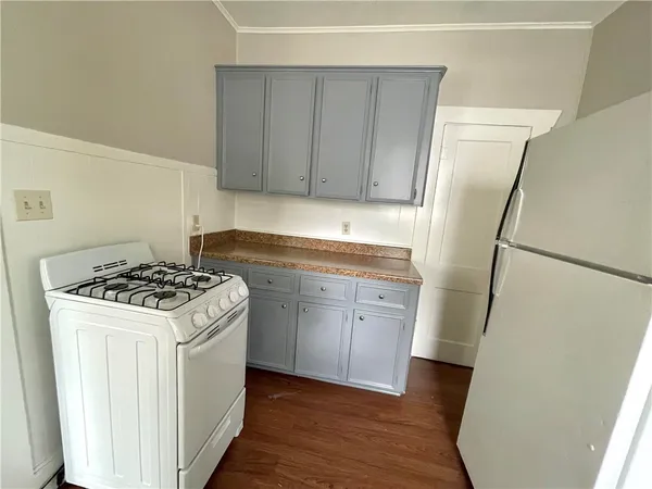 $877 | 909 Bina Street, Unit B, Bryan, TX 77803