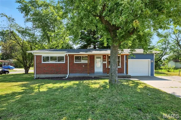 $1,700 | 2320 Patterson Road, Florissant, MO 63031
