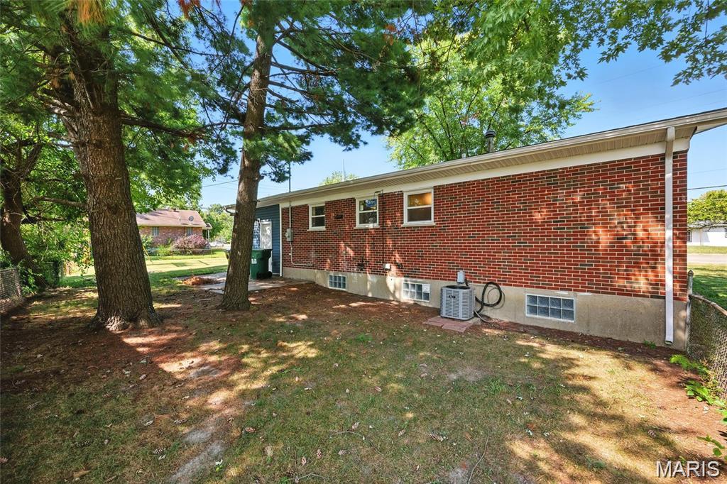 2320 Patterson Road Florissant, MO 63031 - Photo 12 of 15