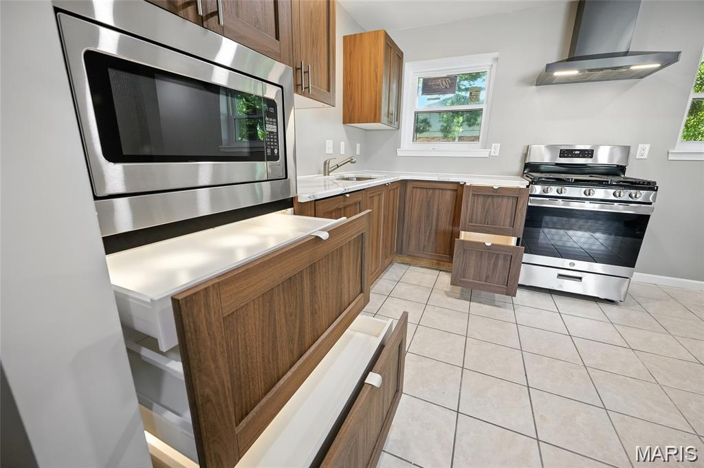 2320 Patterson Road Florissant, MO 63031 - Photo 4 of 15