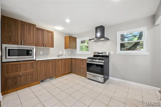 $1,800 | 2320 Patterson Road, Florissant, MO 63031