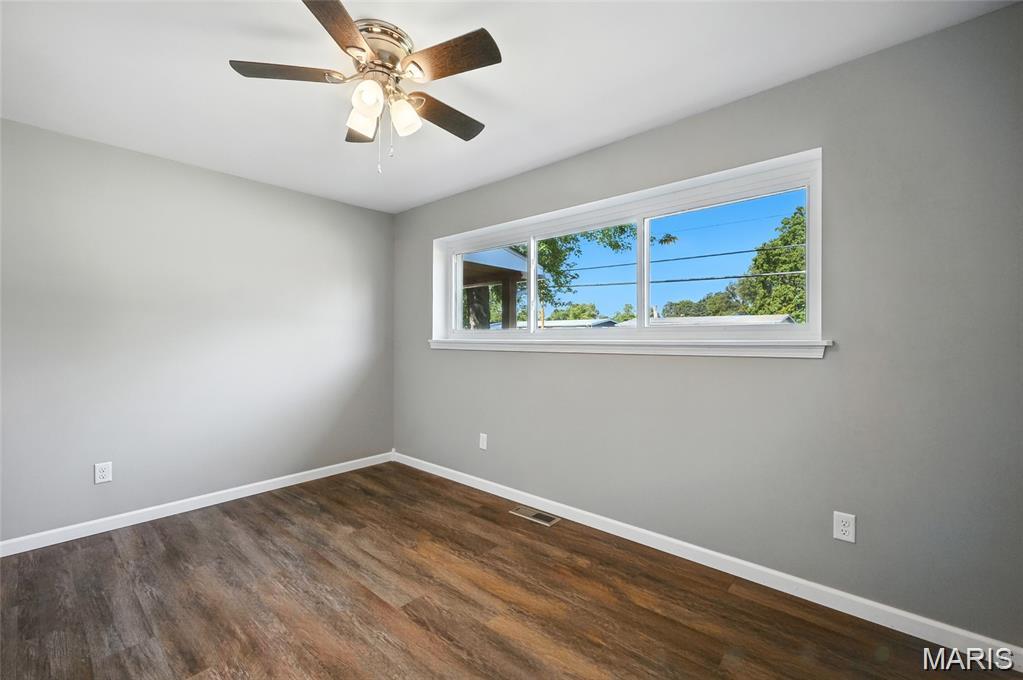 2320 Patterson Road Florissant, MO 63031 - Photo 6 of 15