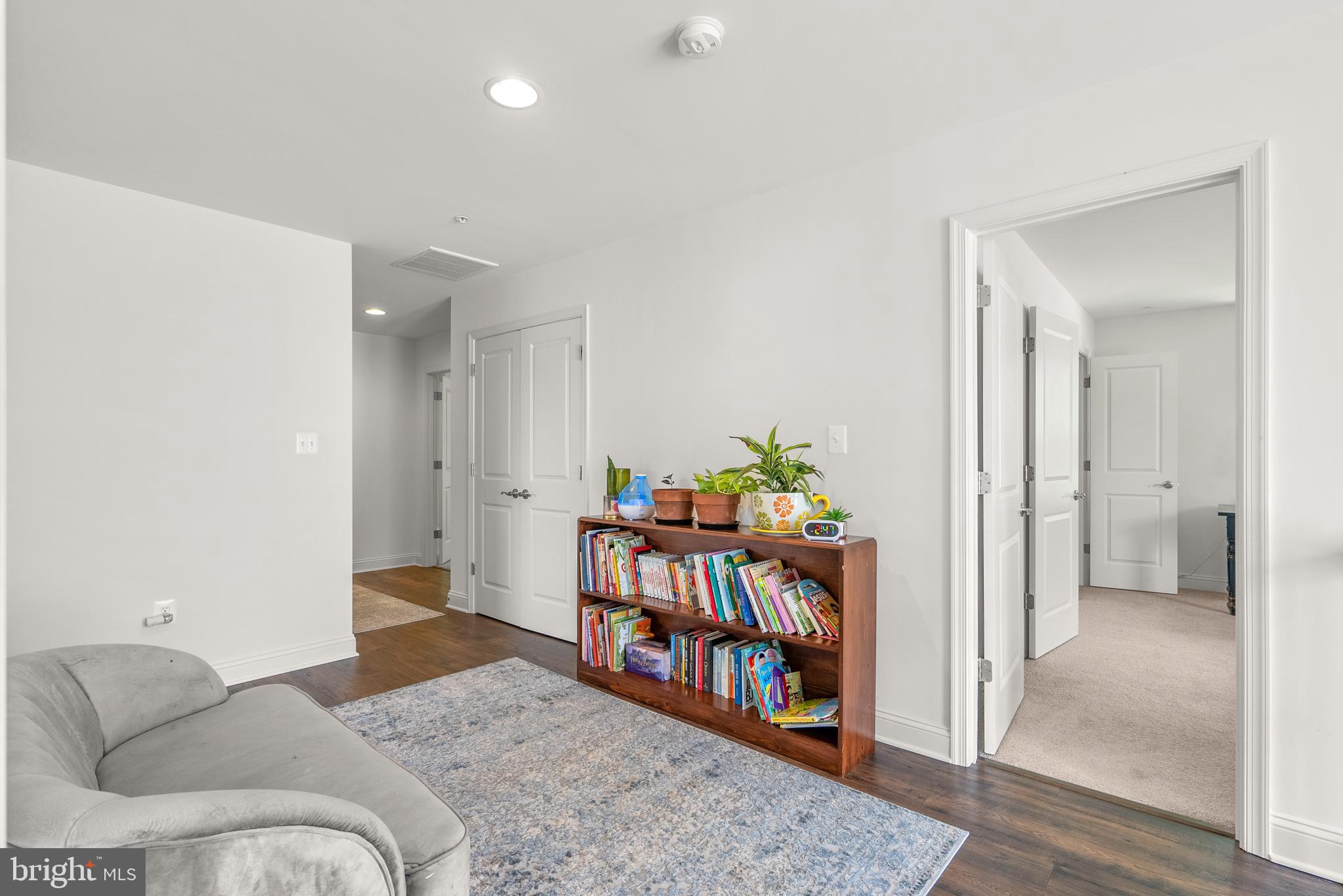 11012 North Riding Road Upper Marlboro, MD 20772 - Photo 23 of 54 Upper Level Hall