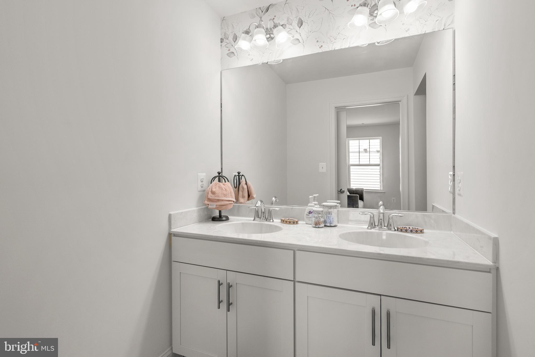 11012 North Riding Road Upper Marlboro, MD 20772 - Photo 33 of 54 Bathroom (Upper Bedroom 1)