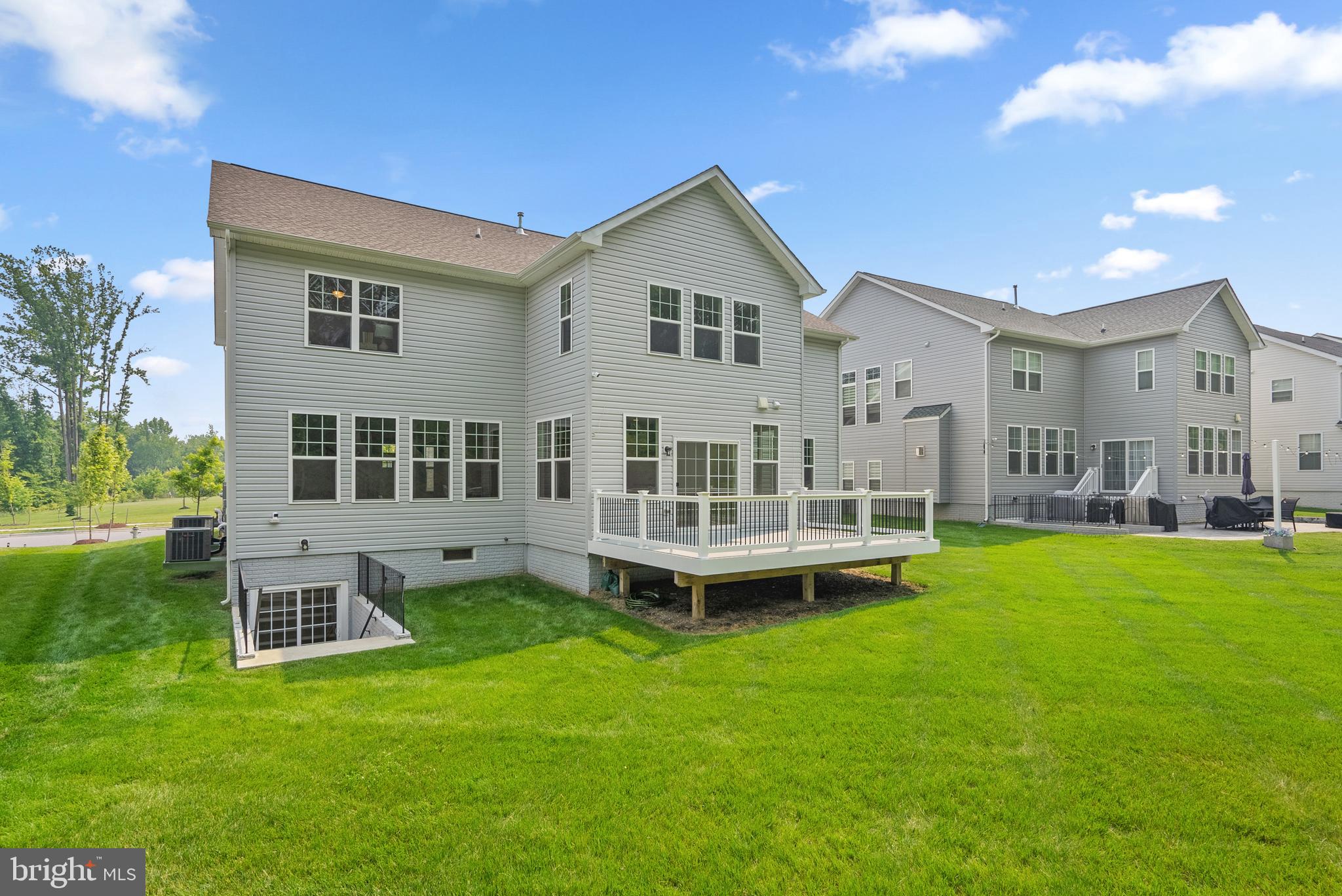 11012 North Riding Road Upper Marlboro, MD 20772 - Photo 45 of 54 Exterior Rear (composite deck)