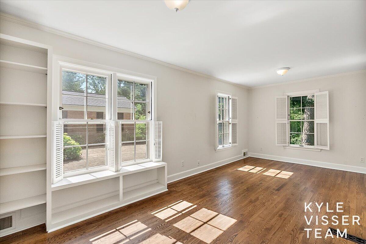 2089 Robinson Road Southeast Grand Rapids, MI 49506 - Photo 46 of 73 4th Bedroom