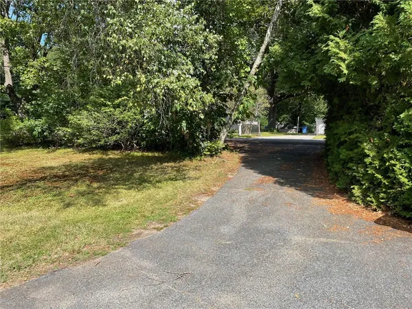 $285,000 | 163 Woodside Avenue, Cumberland, RI 02864
