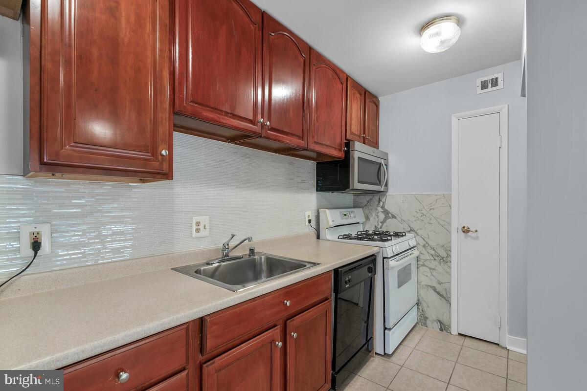 3760 Bel Pre Road, Unit 8 Silver Spring, MD 20906 - Photo 3 of 28 Gallery Image 3