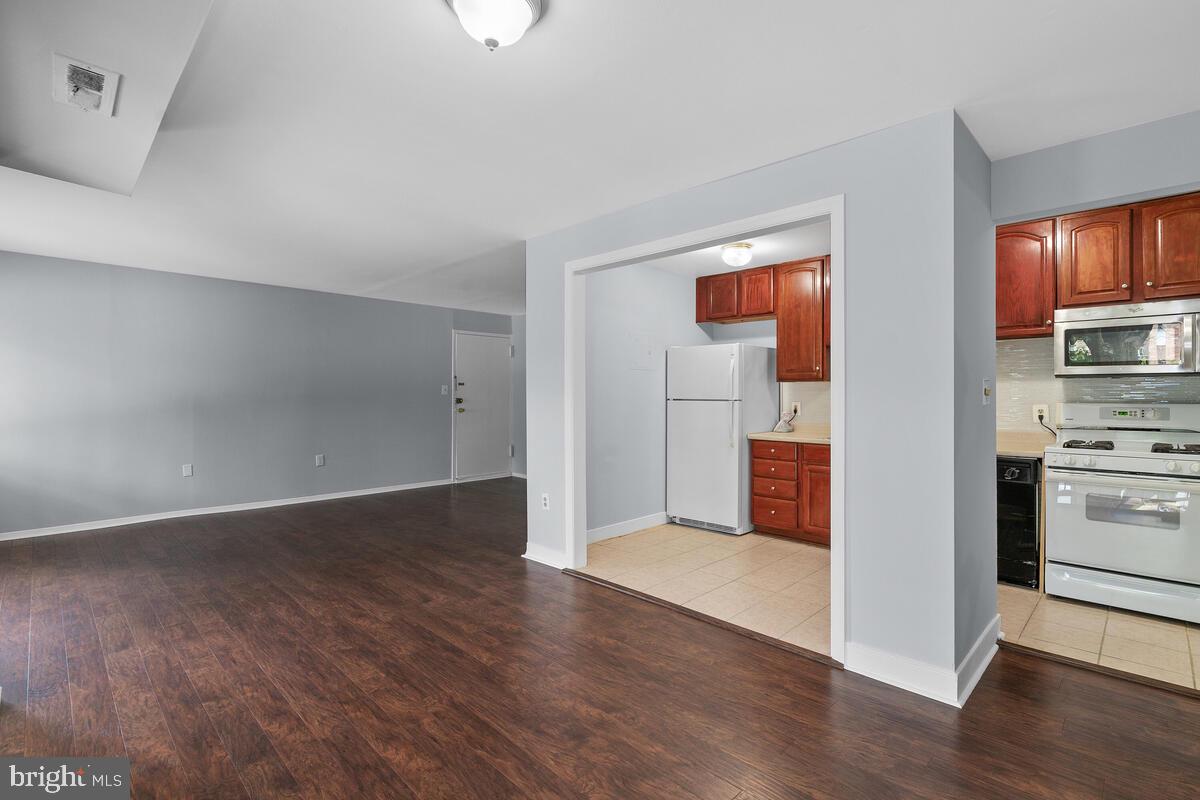 3760 Bel Pre Road, Unit 8 Silver Spring, MD 20906 - Photo 9 of 28 Gallery Image 9