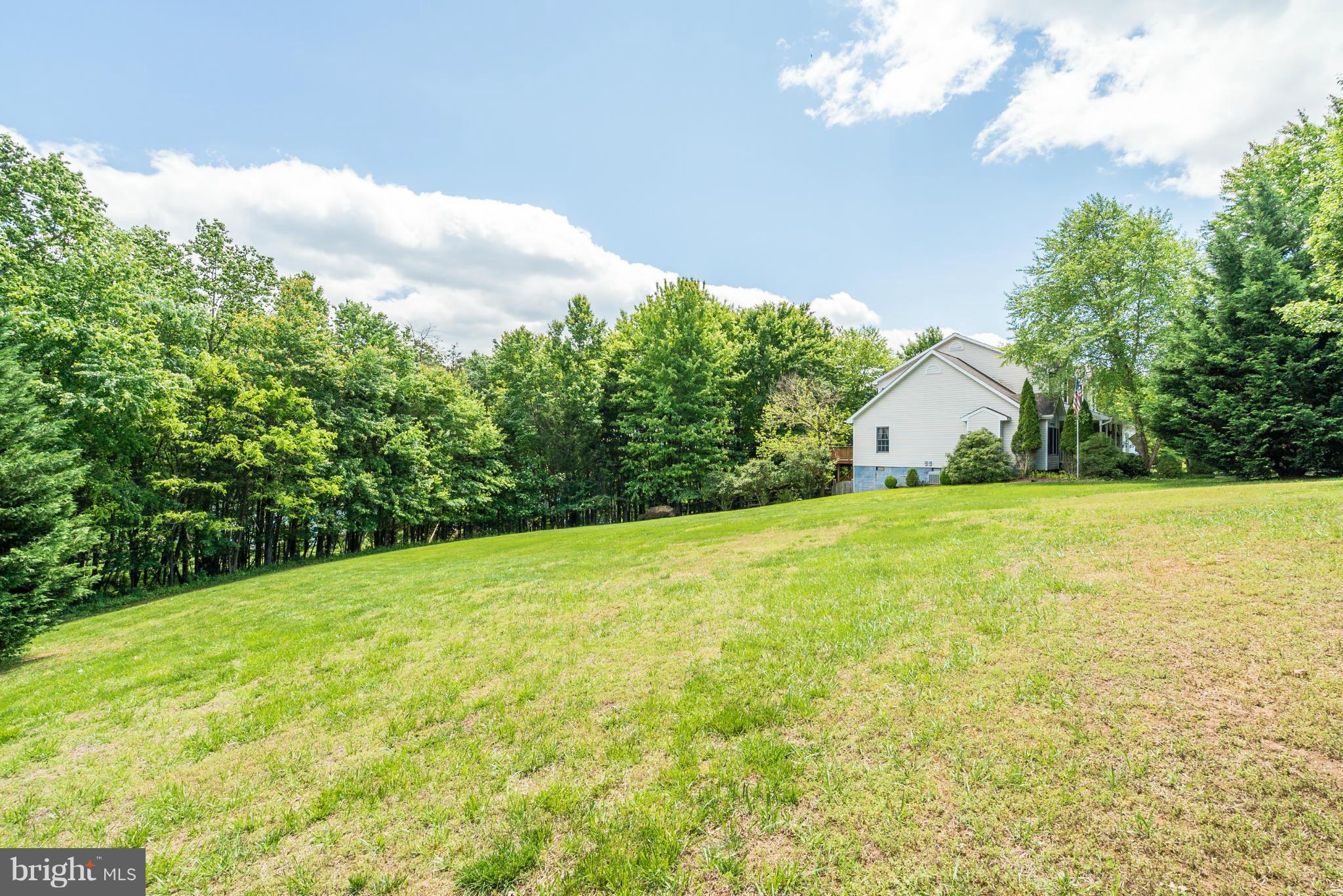 7103 Kelly Road Warrenton, VA 20187 - Photo 29 of 30 View of the left end of the home