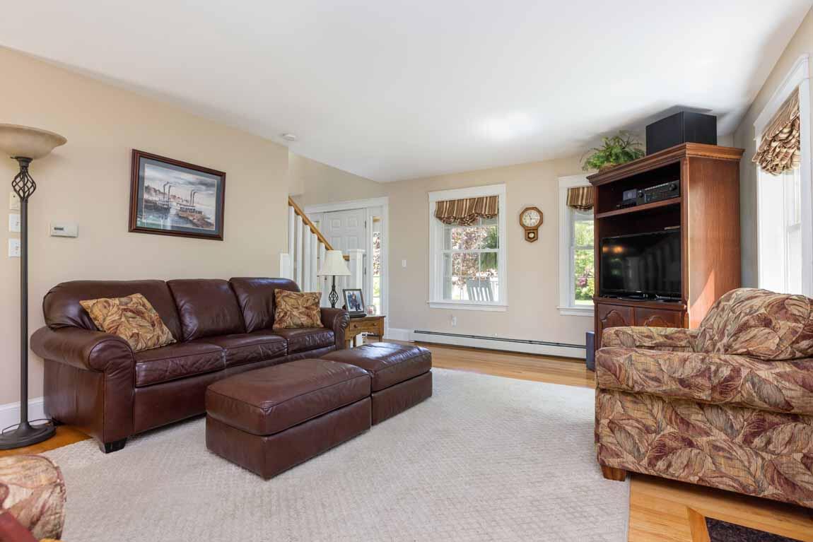 88 River's Edge Drive Portland, ME 04102 - Photo 12 of 34 Living Room-4