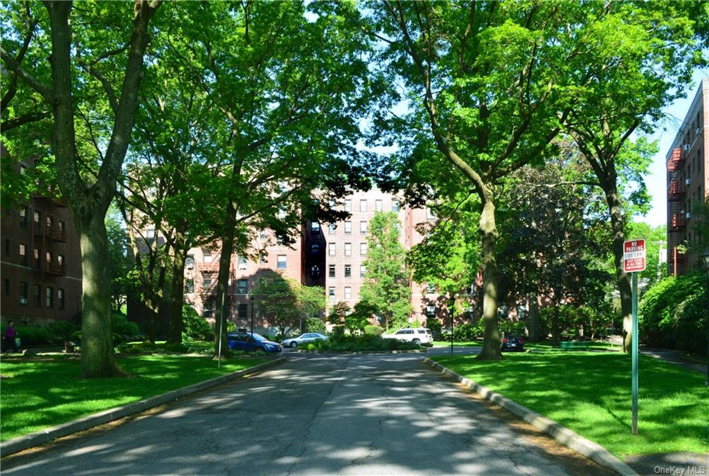 213 Larchmont Acres, Unit 3A, Larchmont, NY 10538 Compass