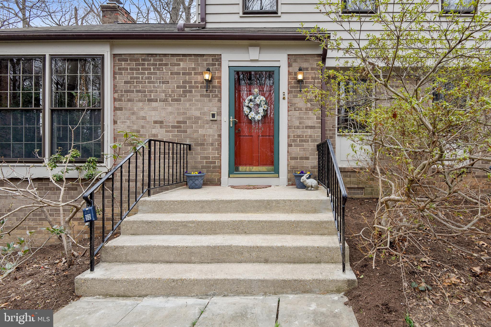 17717 Pond Road Ashton, MD 20861 - Photo 2 of 51 Front entrance