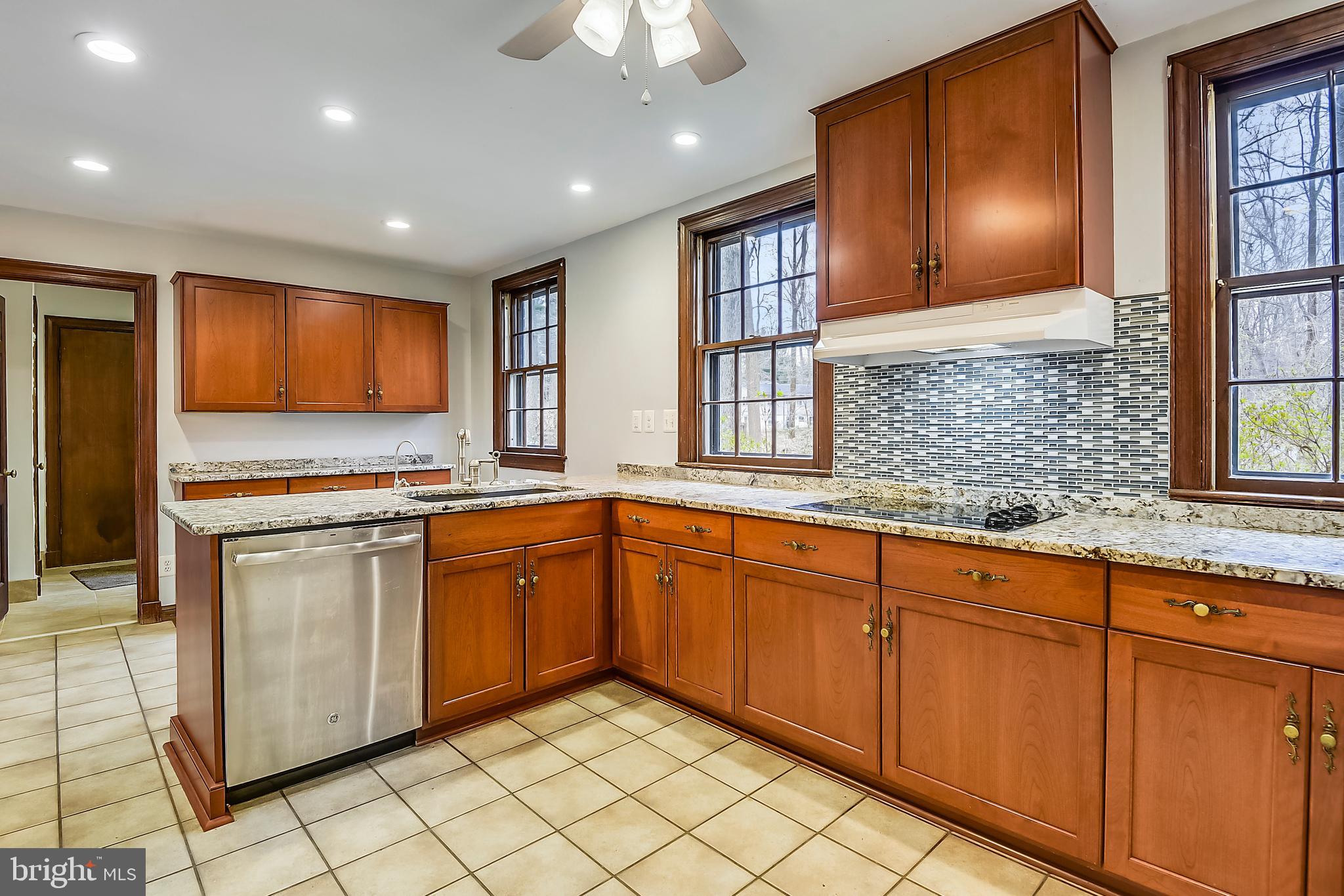 17717 Pond Road Ashton, MD 20861 - Photo 11 of 51 Remodeled kitchen