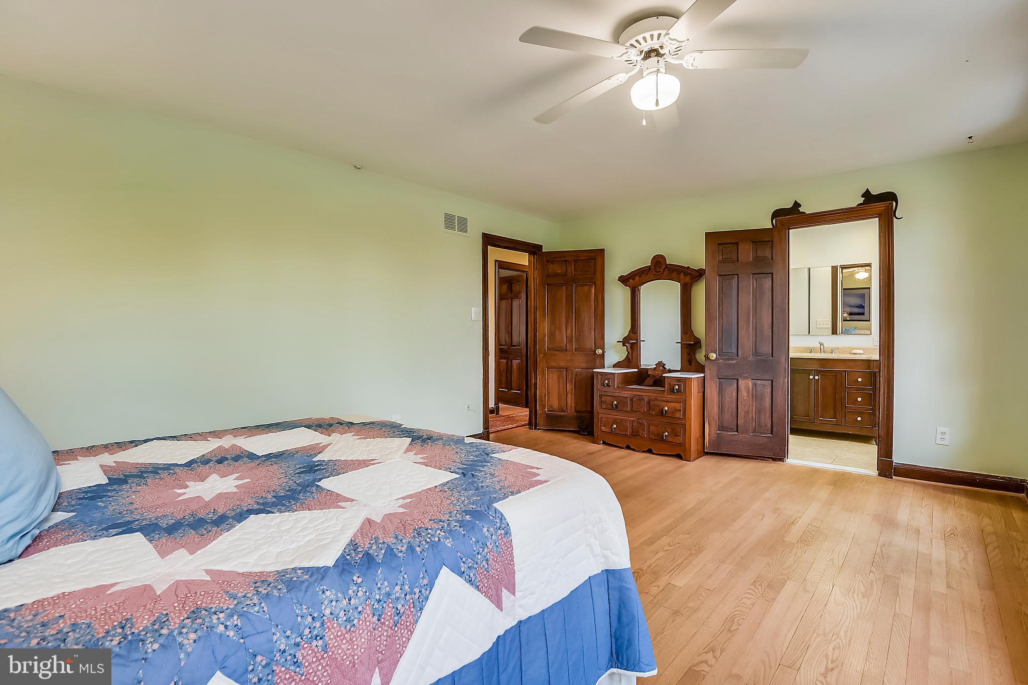 17717 Pond Road Ashton, MD 20861 - Photo 23 of 51 Master bedroom