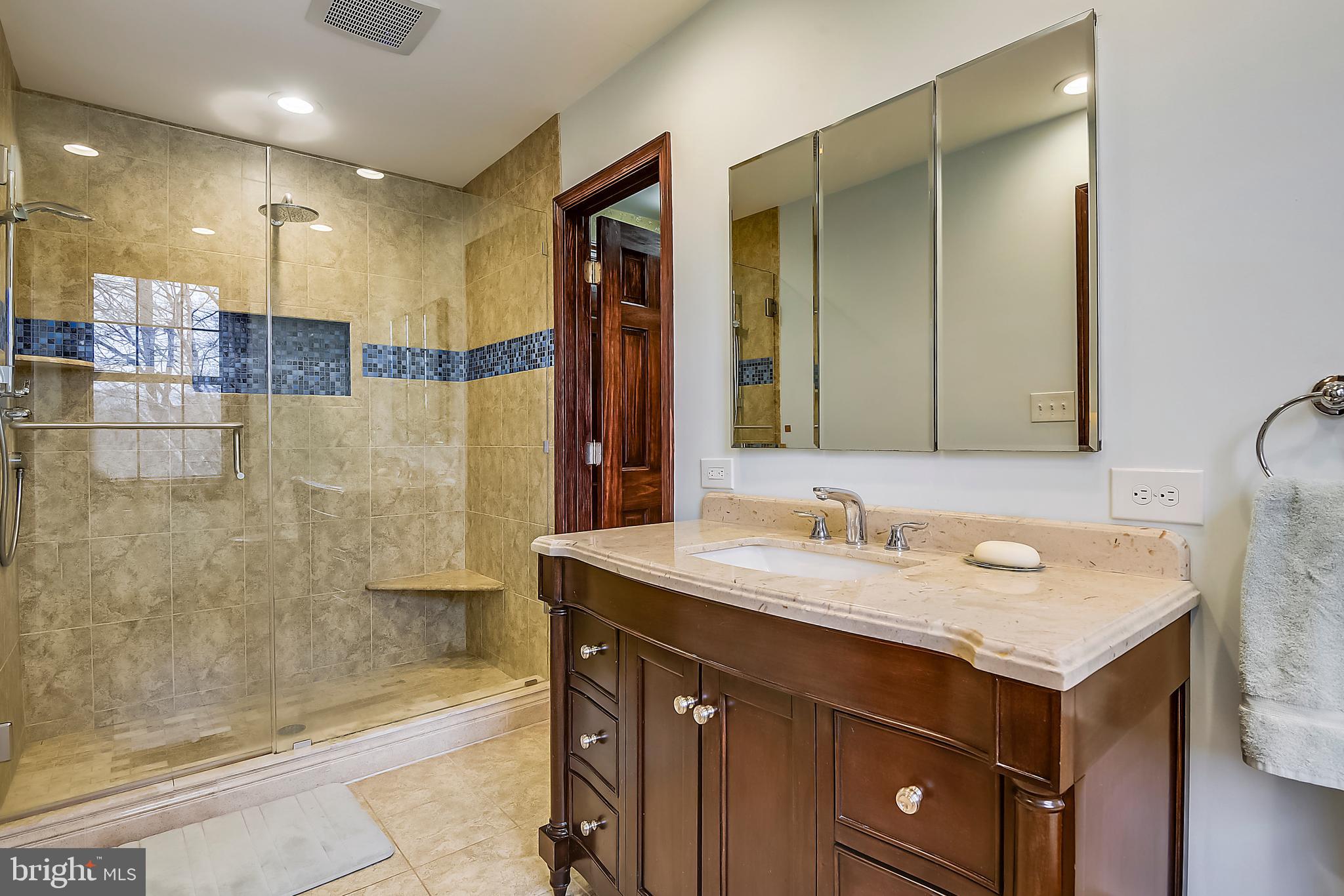 17717 Pond Road Ashton, MD 20861 - Photo 24 of 51 Beautifully Renovated master bathroom