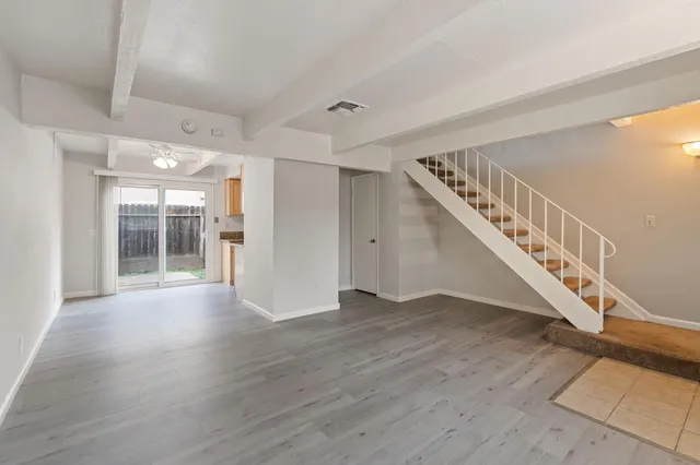 $279,900 | 7032 Fair Oaks Boulevard, Unit 1, Carmichael, CA 95608