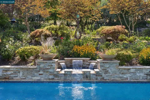 a view of a water fountain