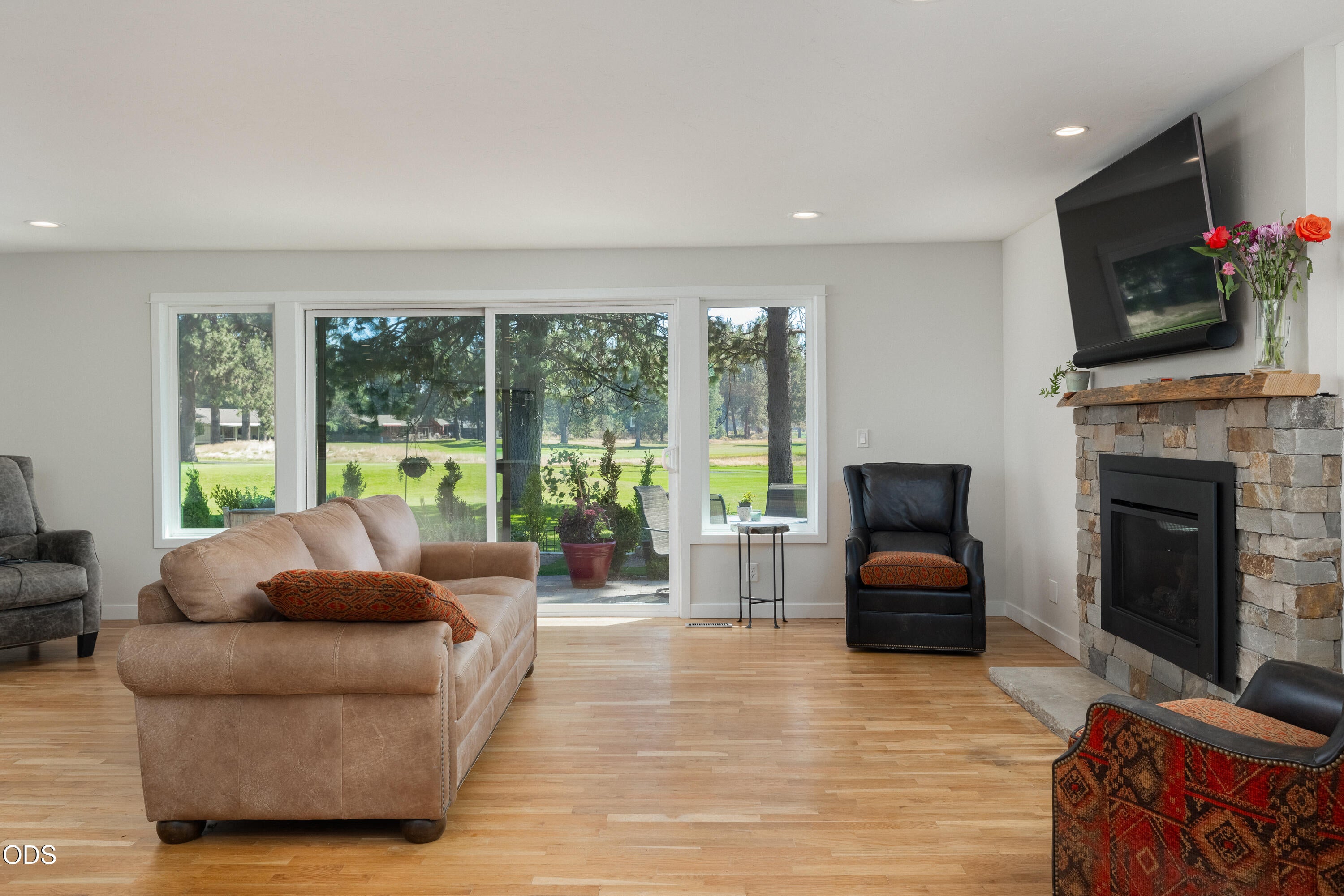 61084 Parrell Road Bend, OR 97702 - Photo 10 of 31 Gallery Image 10