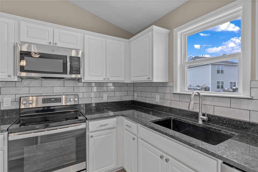 209 Celebration Avenue Anderson, SC 29625 - Photo 12 of 36