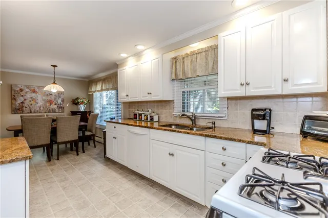 $574,900 | 17 Woodview Drive, Cranston, RI 02920