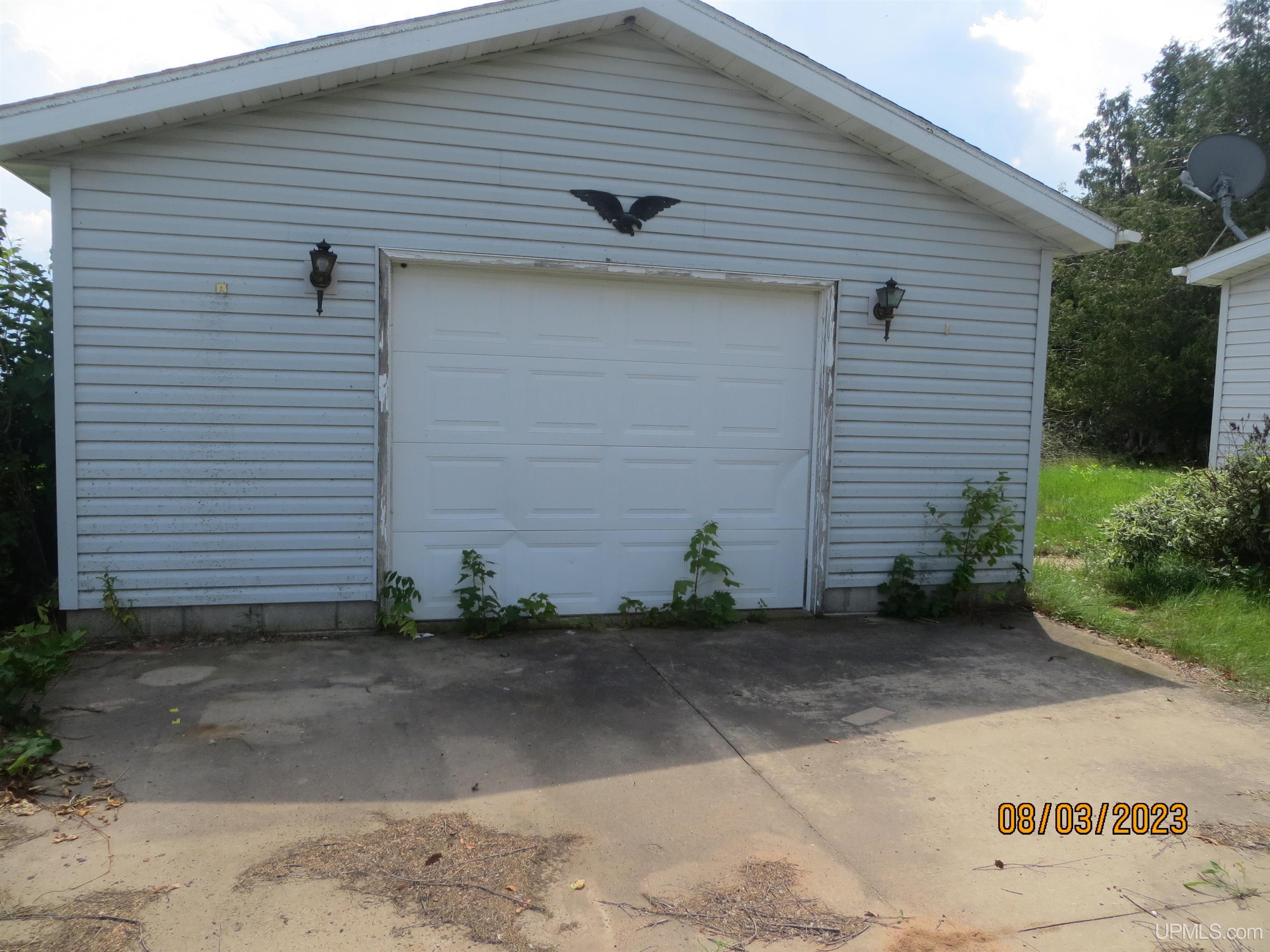 1027 12th Road Bark River, MI 49807 - Photo 2 of 17