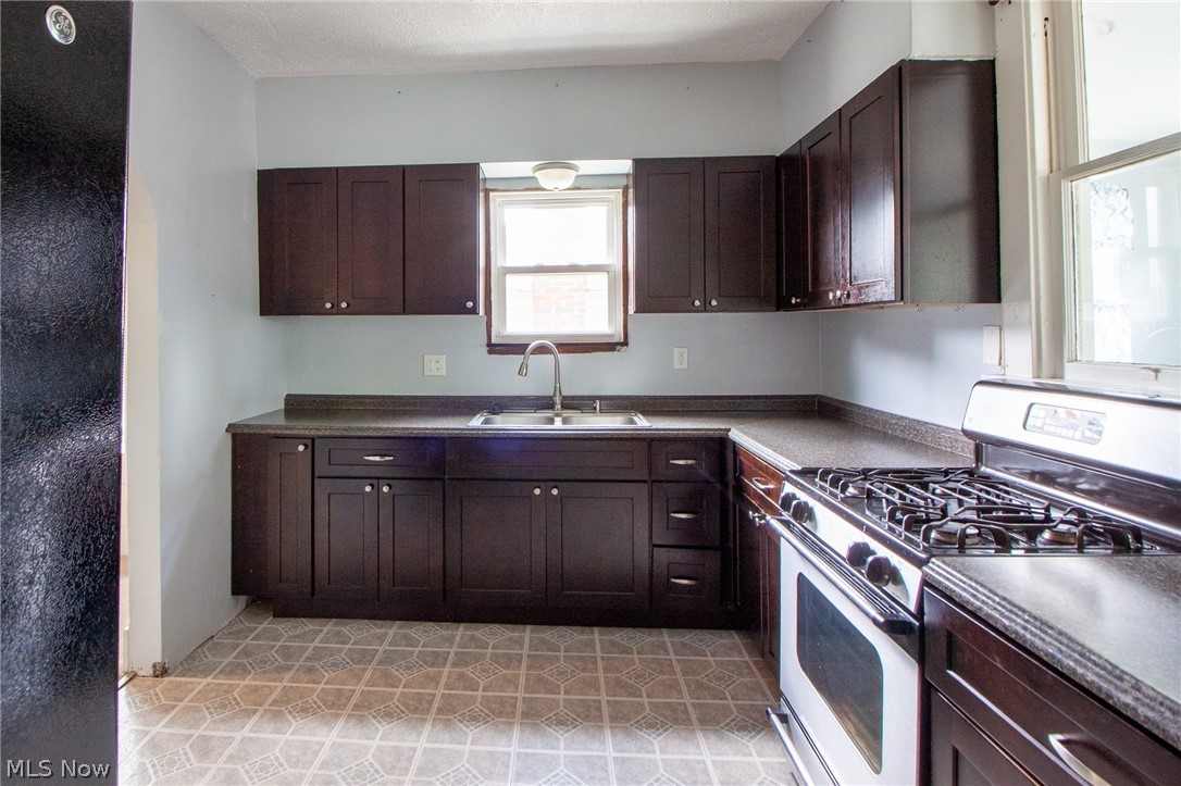 1869 Springfield Center Road Akron, OH 44312 - Photo 9 of 21