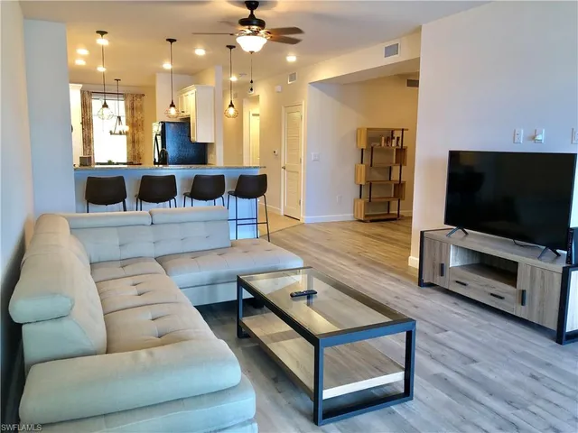 $2,800 | 15126 Palmer Lake Circle, Unit 104, Naples, FL 34109