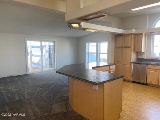 210 North Rivard Road Moxee, WA 98936 - Photo 6 of 18 a kitchen with counter top space and windows