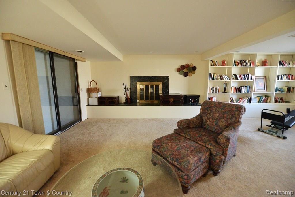 32900 Evergreen Road Franklin, MI 48025 - Photo 12 of 28 Family Room 7.jpg
