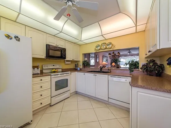 $1,850 | 5932 Cranbrook Way, Unit C106, Naples, FL 34112