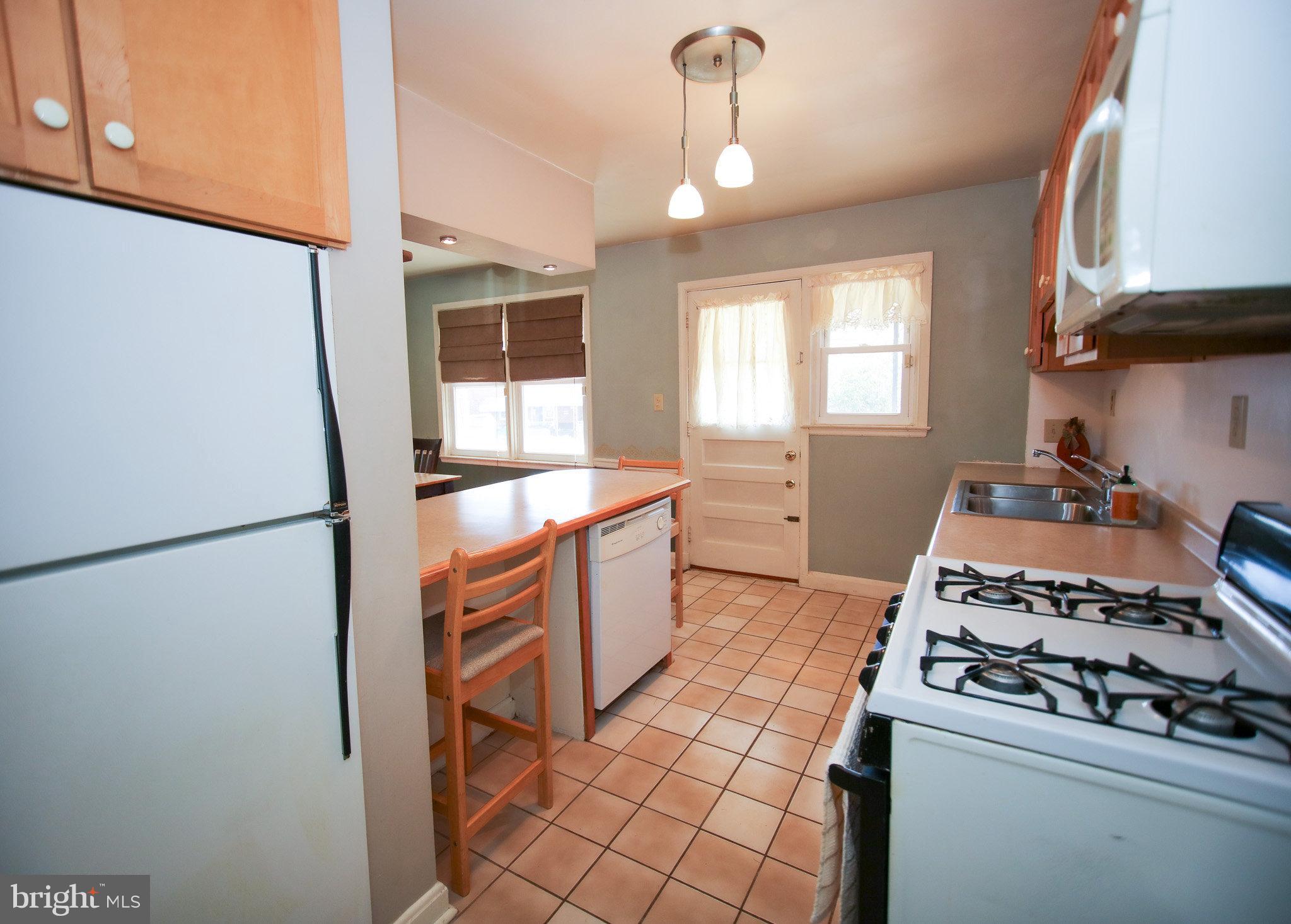 6107 Mt Ridge Road Catonsville, MD 21228 - Photo 11 of 34