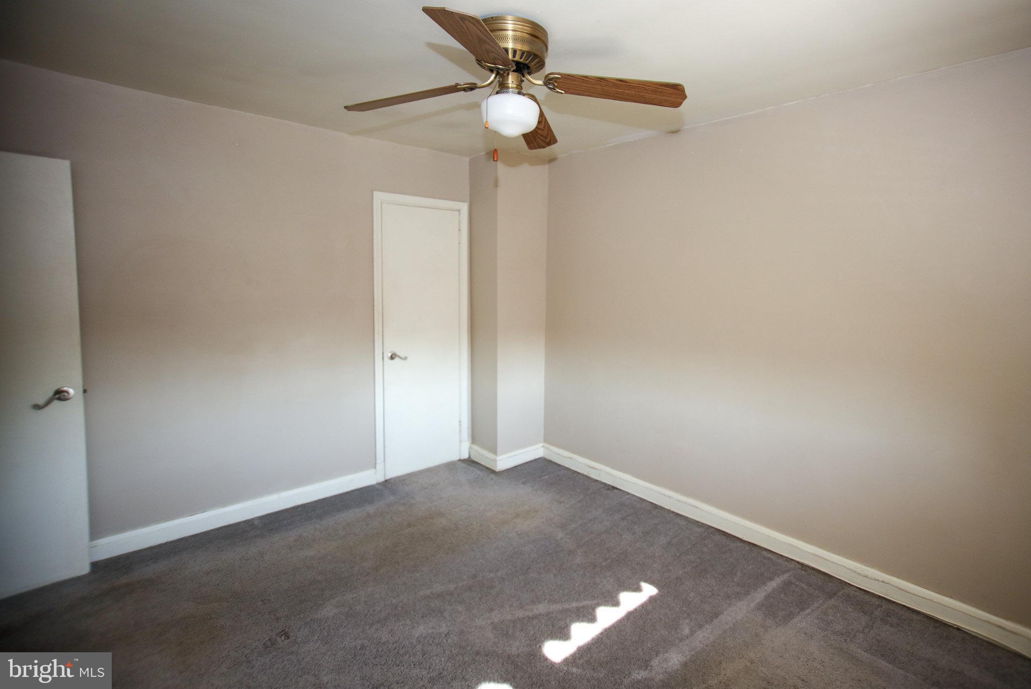 6107 Mt Ridge Road Catonsville, MD 21228 - Photo 17 of 34