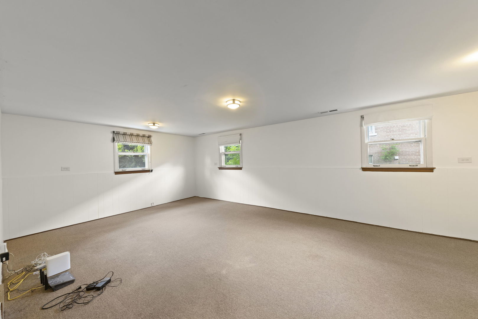 18522 Dixie Highway Homewood, IL 60430 - Photo 19 of 23 an empty room with windows