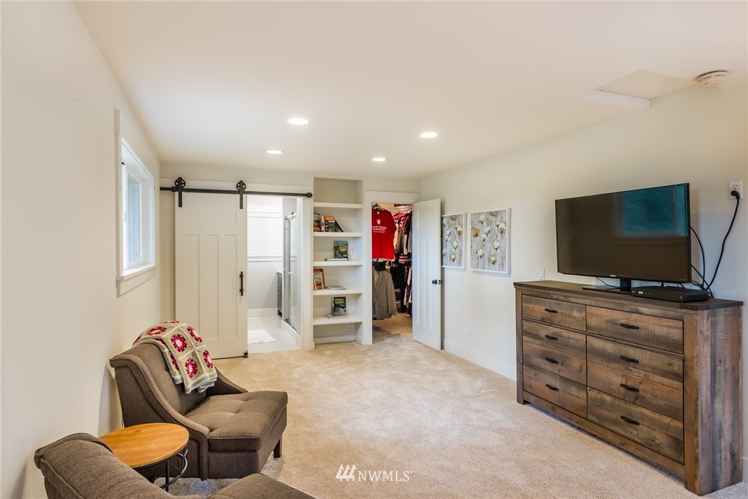 22011 Vine Road Brier, WA 98036 - Photo 12 of 25 Gallery Image 12