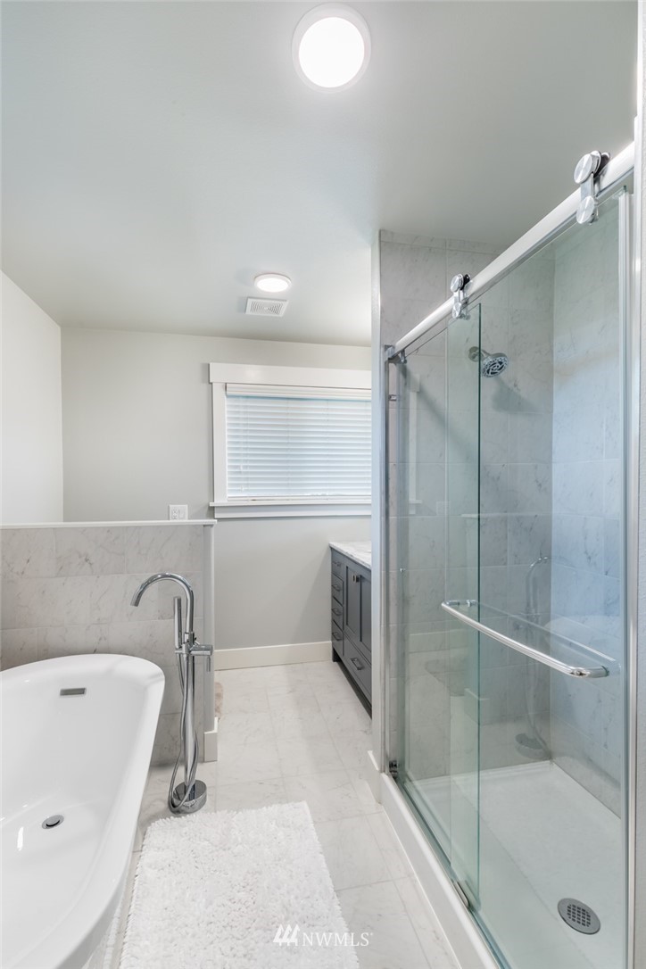 22011 Vine Road Brier, WA 98036 - Photo 13 of 25 Gallery Image 13